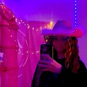 Meet your Posher, Bella